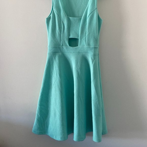 Seafoam Green Dress - Picture 6 of 8